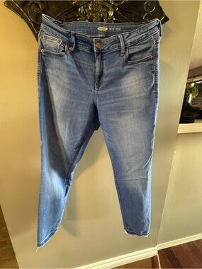 Old Navy Rockstar Super Skinny Light Blue Ankle Crop Skinny Jeans